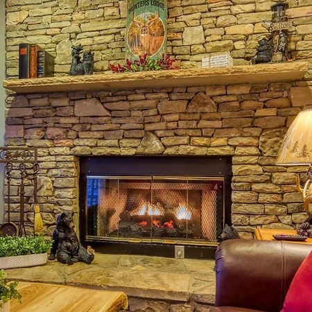 3 Decks, Mtn Views! Tree Tops By Honeybearcabins - Luxury Rain Showers, 3 King Suites, Xl Hottub, Fireplace, Bear Sightings Gatlinburg Ngoại thất bức ảnh