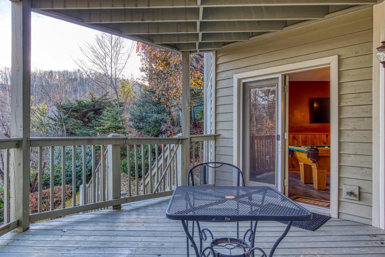 3 Decks, Mtn Views! Tree Tops By Honeybearcabins - Luxury Rain Showers, 3 King Suites, Xl Hottub, Fireplace, Bear Sightings Gatlinburg Ngoại thất bức ảnh