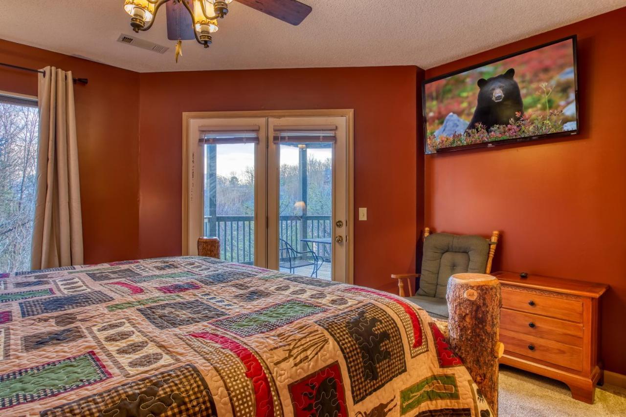 3 Decks, Mtn Views! Tree Tops By Honeybearcabins - Luxury Rain Showers, 3 King Suites, Xl Hottub, Fireplace, Bear Sightings Gatlinburg Ngoại thất bức ảnh