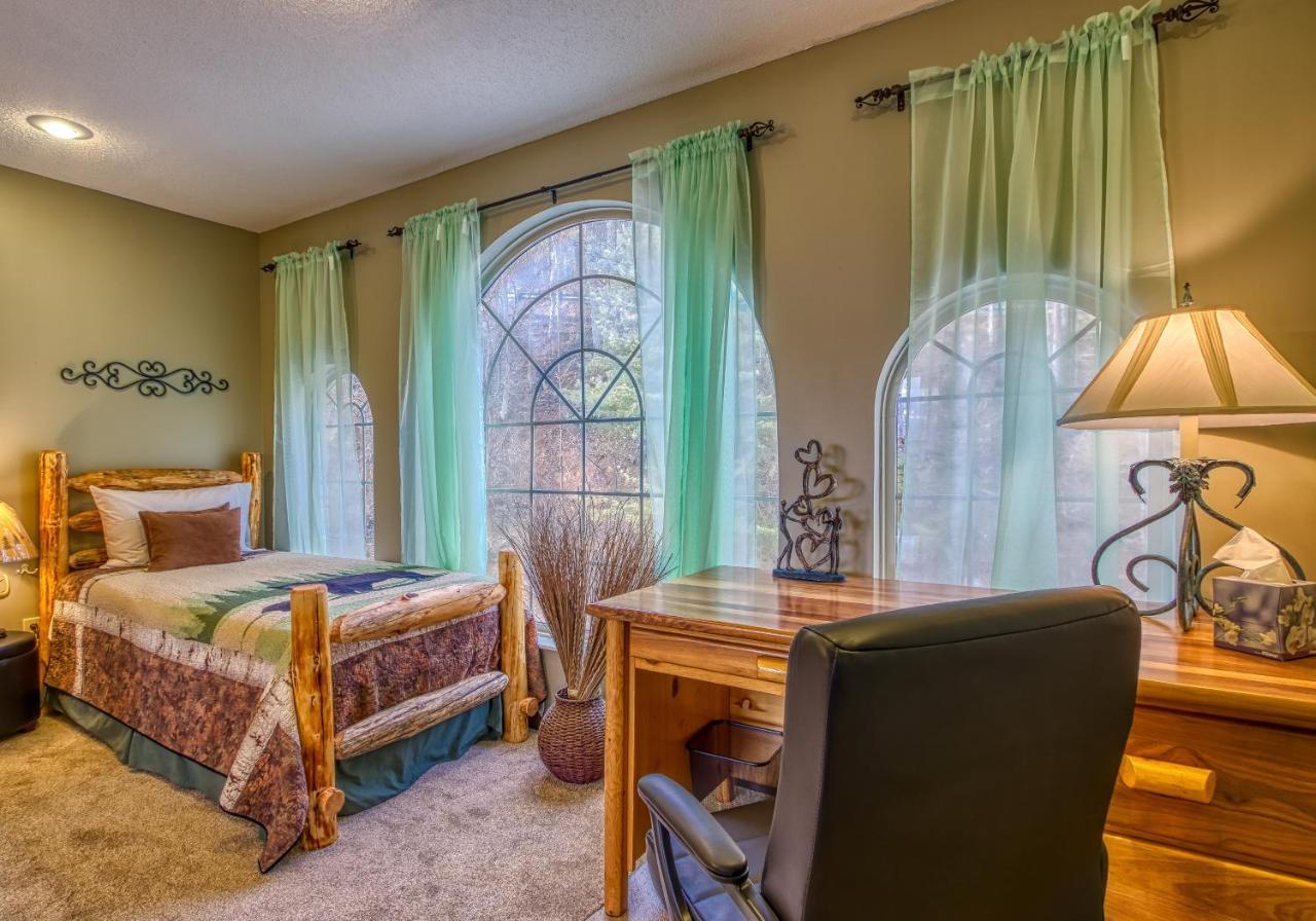 3 Decks, Mtn Views! Tree Tops By Honeybearcabins - Luxury Rain Showers, 3 King Suites, Xl Hottub, Fireplace, Bear Sightings Gatlinburg Ngoại thất bức ảnh