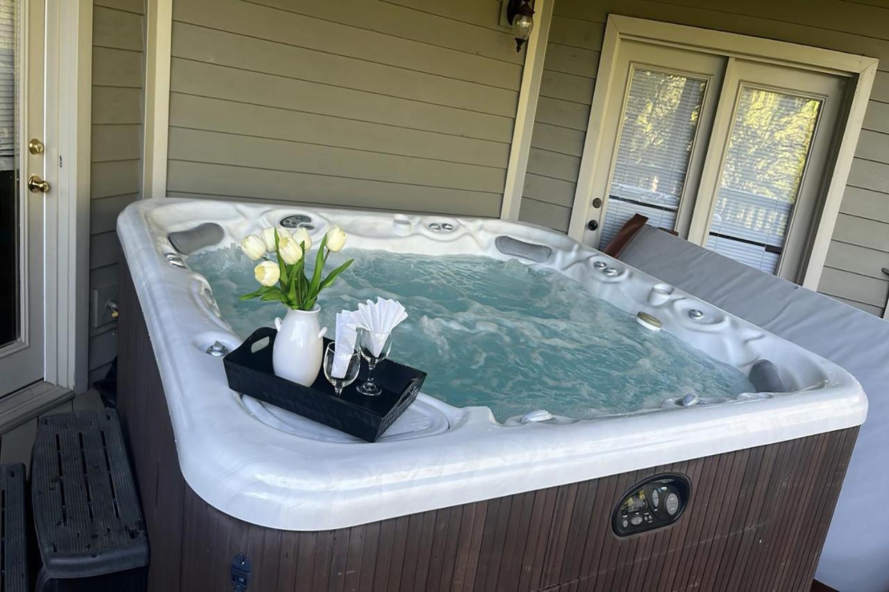 3 Decks, Mtn Views! Tree Tops By Honeybearcabins - Luxury Rain Showers, 3 King Suites, Xl Hottub, Fireplace, Bear Sightings Gatlinburg Ngoại thất bức ảnh